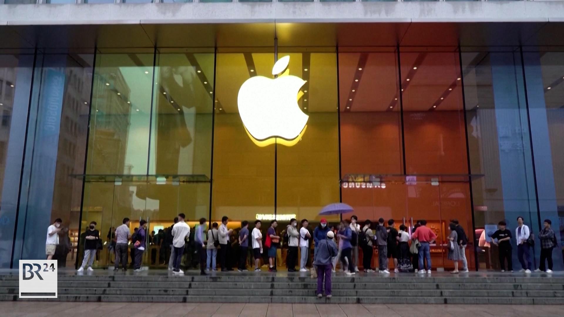 Apple und Google müssen Strafen zahlen. 