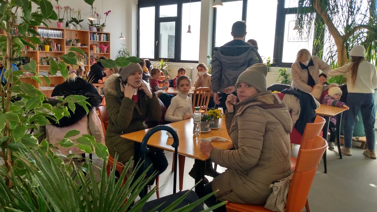 Hunderte Ukrainer bei Nürnberger Tafel: 640 warme Mittagessen 
