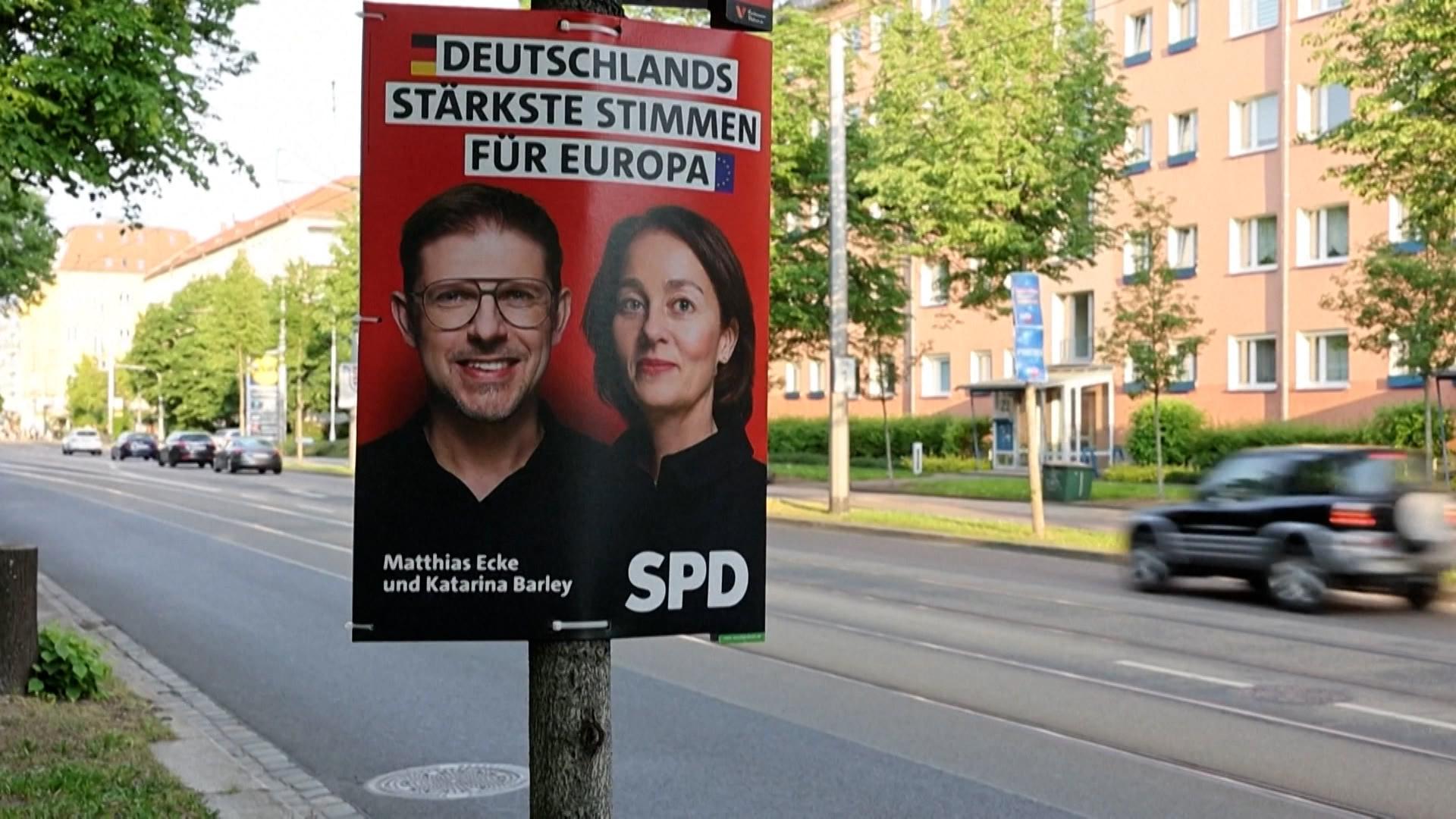 Wahlplakate der SPD mit Matthias Ecke und Katarina Barley