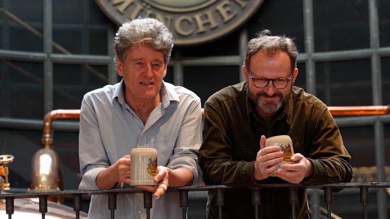Die Autoren des Singspiels am Nockherberg, Stefan Betz und Richard Oehmann, beim letzten Pressetermin vor der Starkbierprobe. | Bild: BR Die Autoren des Singspiels am Nockherberg, Stefan Betz und Richard Oehmann, beim letzten Pressetermin vor der Starkbierprobe.