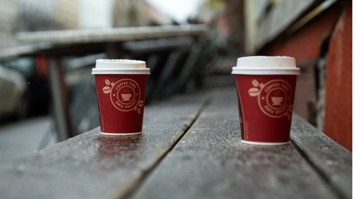 Umwelthilfe verklagt Kaffeeshop-Ketten wegen Einwegbechern