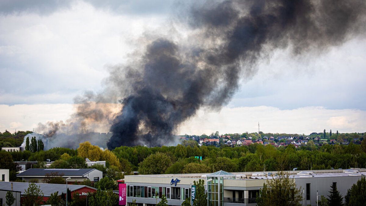 Mehrere Explosionen bei Brand in Braunschweig