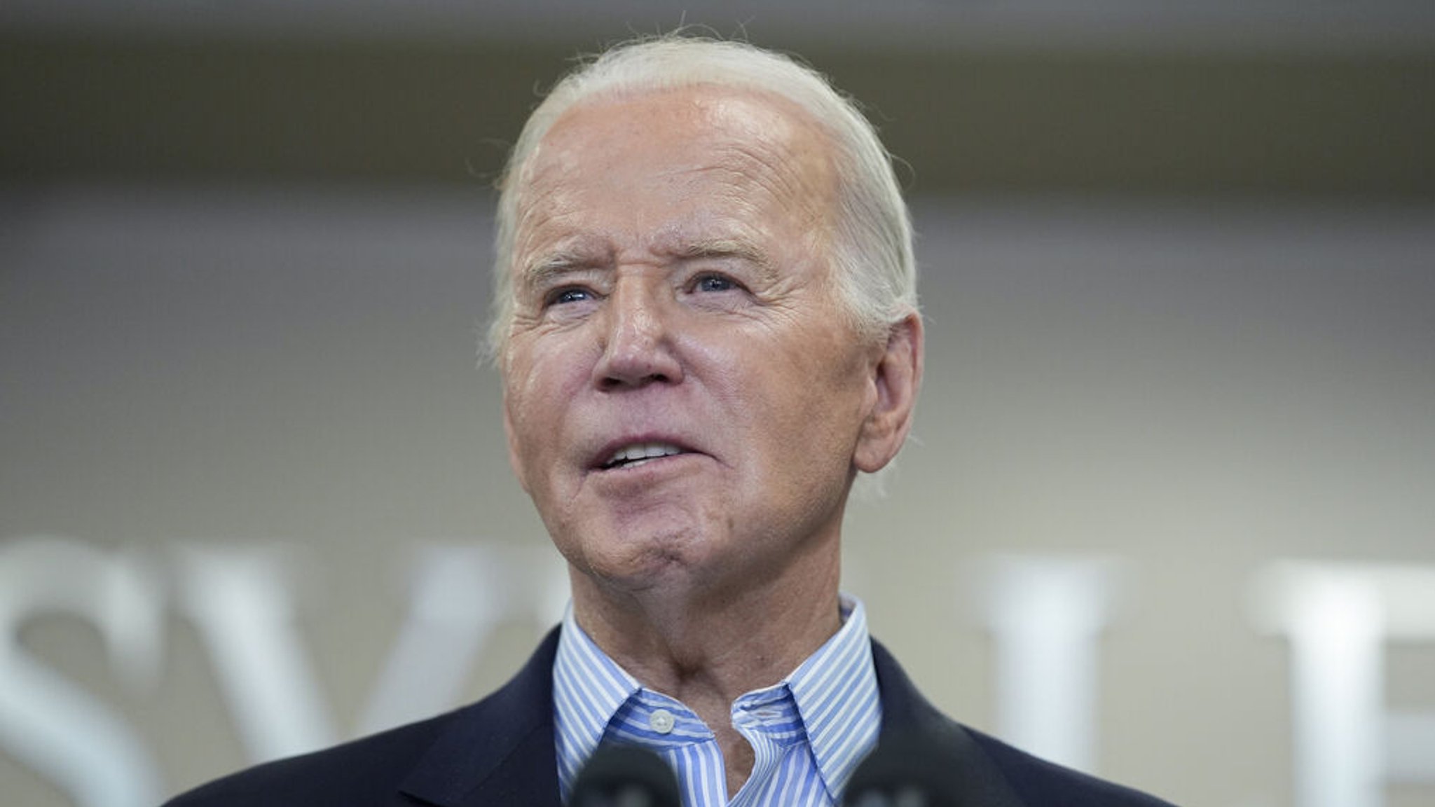 29.02.2024, USA, Brownsville: Joe Biden, Präsident der USA, hält eine Rede während eines Besuchs an der südlichen US-Grenze zu Mexiko in Texas. Foto: Evan Vucci/AP +++ dpa-Bildfunk +++