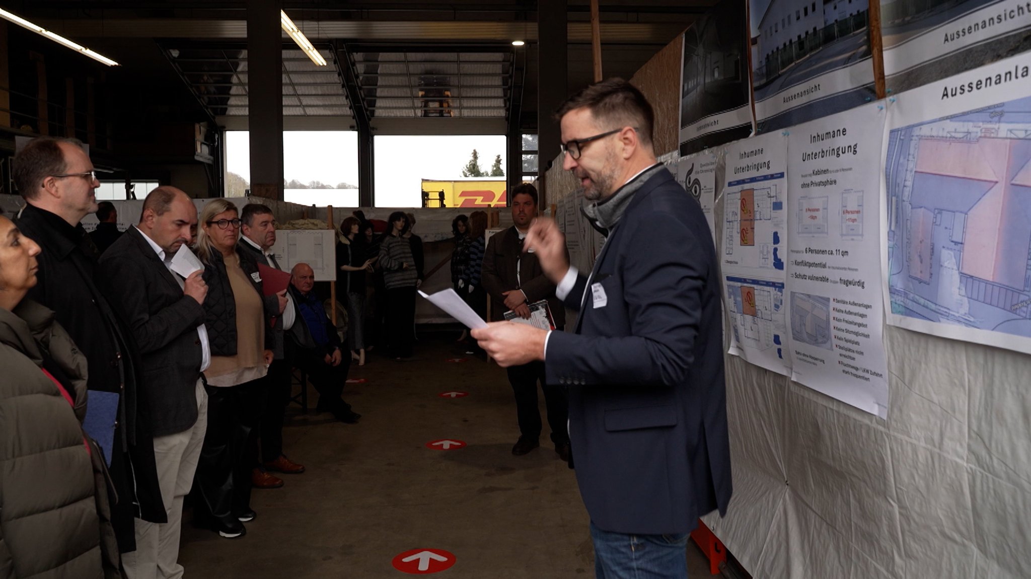 Der Petitionsausschuss des Bayerischen Landtages beim Ortstermin in Rott am Inn im Landkreis Rosenheim