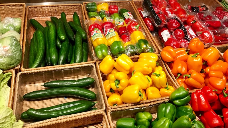 Gemüse zum Verkauf ausgelegt in Körben. | Bild: BR/ Jan Zimmermann Gemüse zum Verkauf ausgelegt in Körben.