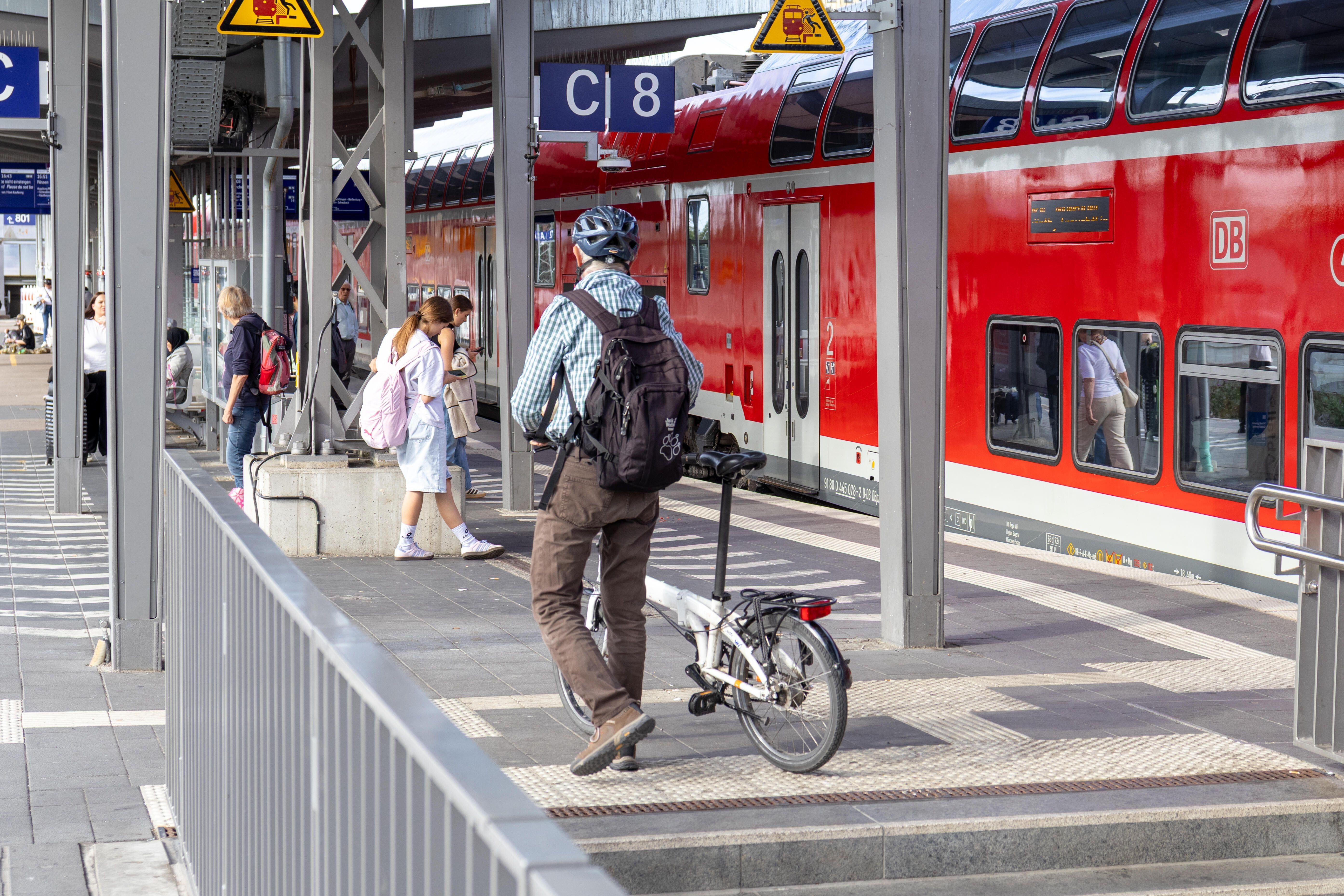 Nahverkehr: Bahn kippt Streichpläne für Strecke München-Augsburg
