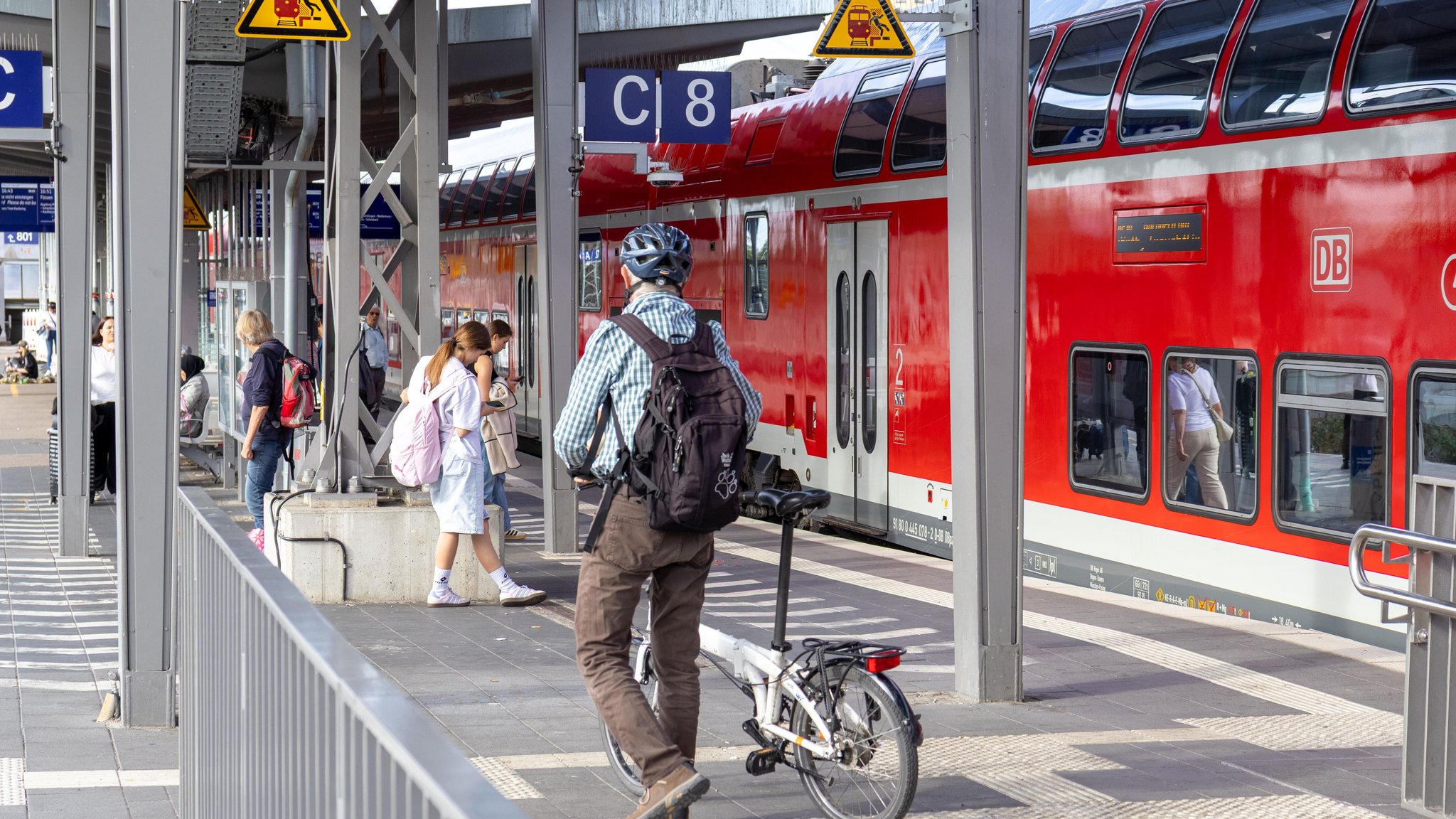 Entwarnung für Pendler: Bahn streicht Nahverkehrsverbindungen zwischen München und Augsburg doch nicht