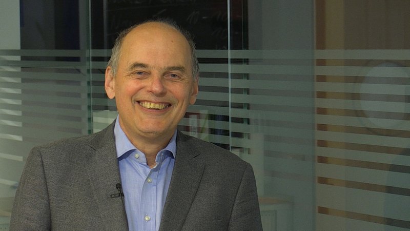 Der Regensburger Infektiologe Prof. Bernd Salzberger | Bild: BR/Zara Kroiß Der Regensburger Infektiologe Prof. Bernd Salzberger