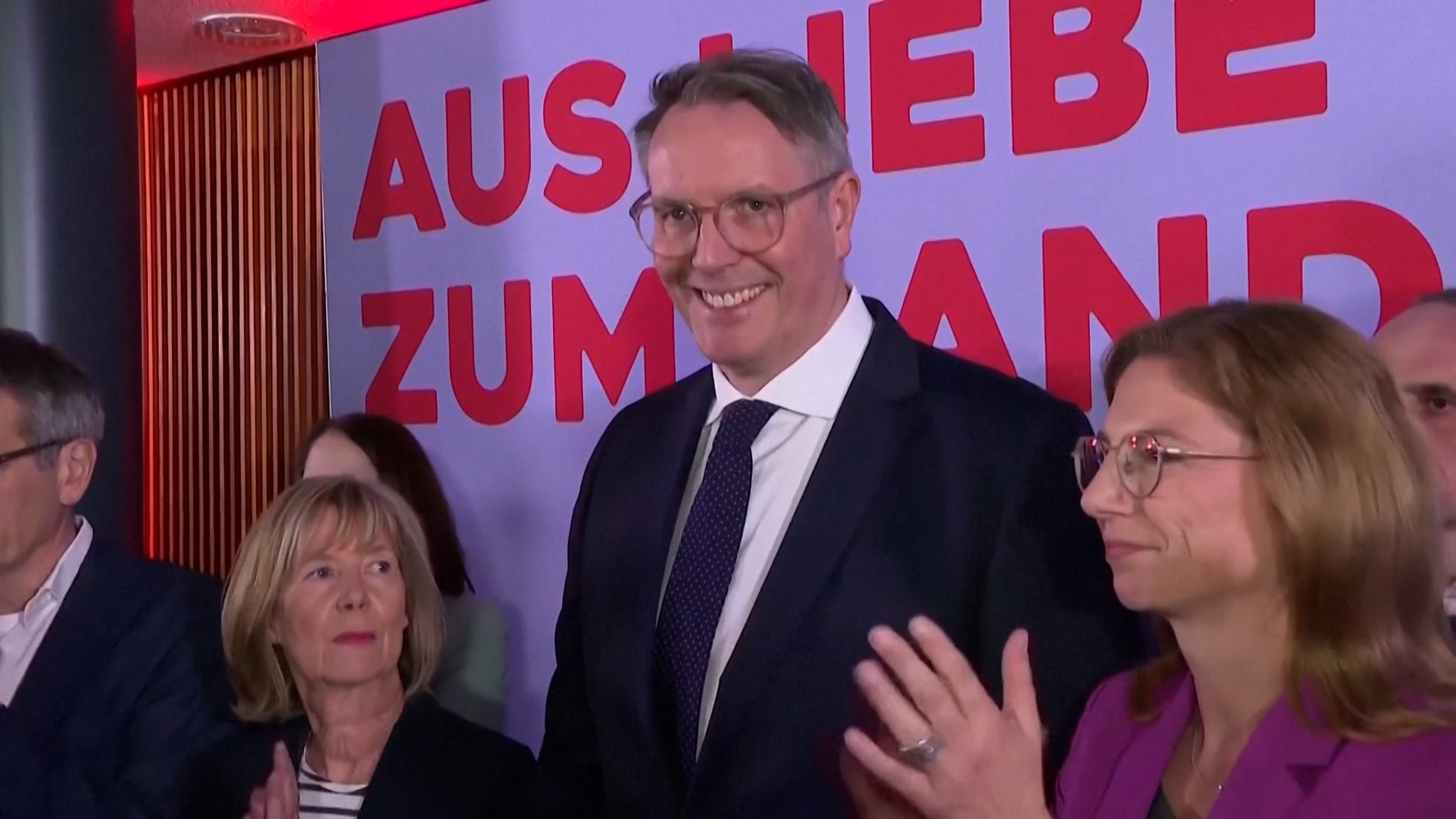 Kurz nach dem Rücktritt von Bärbel Bas hat die SPD einen Nachfolger benannt: Alexander Schweitzer soll Bundesarbeitsminister werden. | Bild: BR24 Kurz nach dem Rücktritt von Bärbel Bas hat die SPD einen Nachfolger benannt: Alexander Schweitzer soll Bundesarbeitsminister werden.