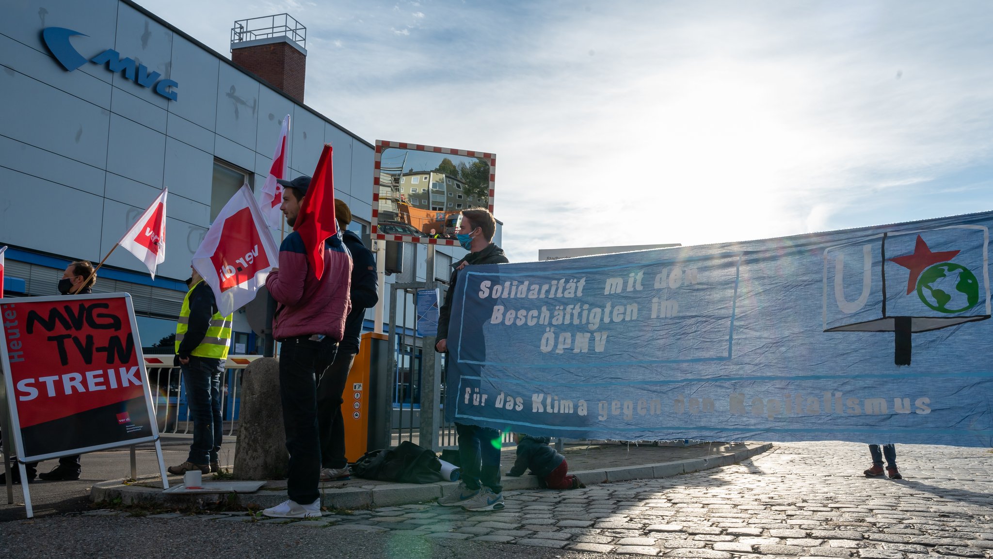 MVG-Mitarbeiter beim Warnstreik in München am 9. Oktober