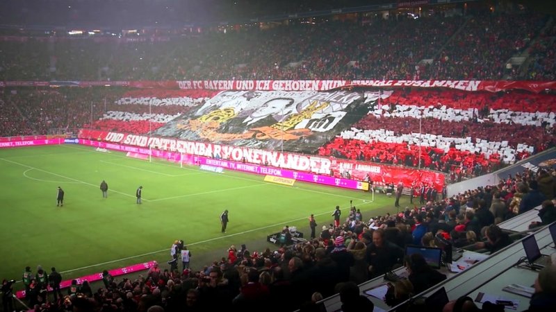Fanclub-Gedenken an Klubgründer Kurt Landauer in der Münchner Arena