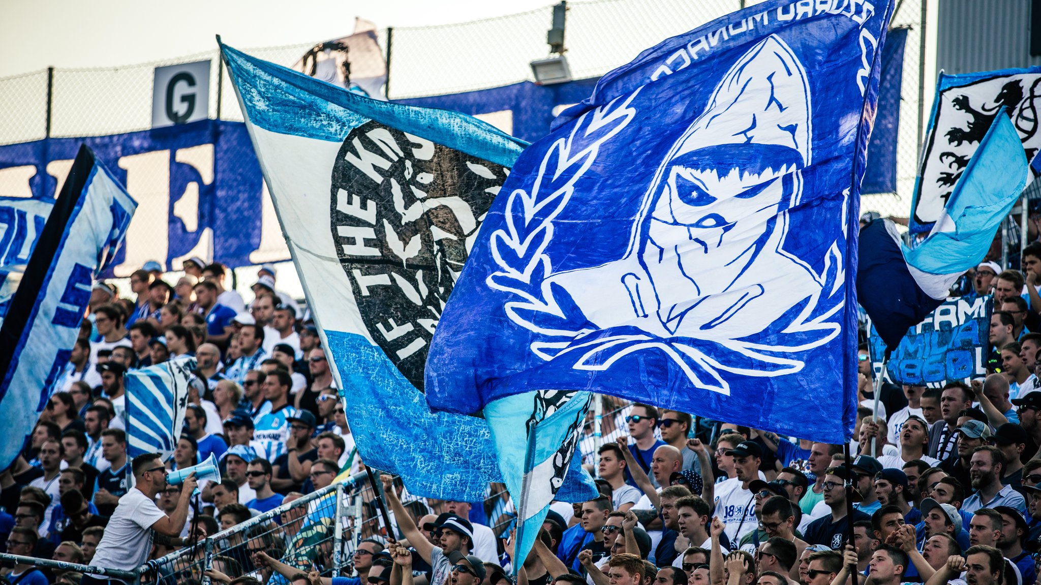 Fans von 1860 München im Grünwalder Stadion