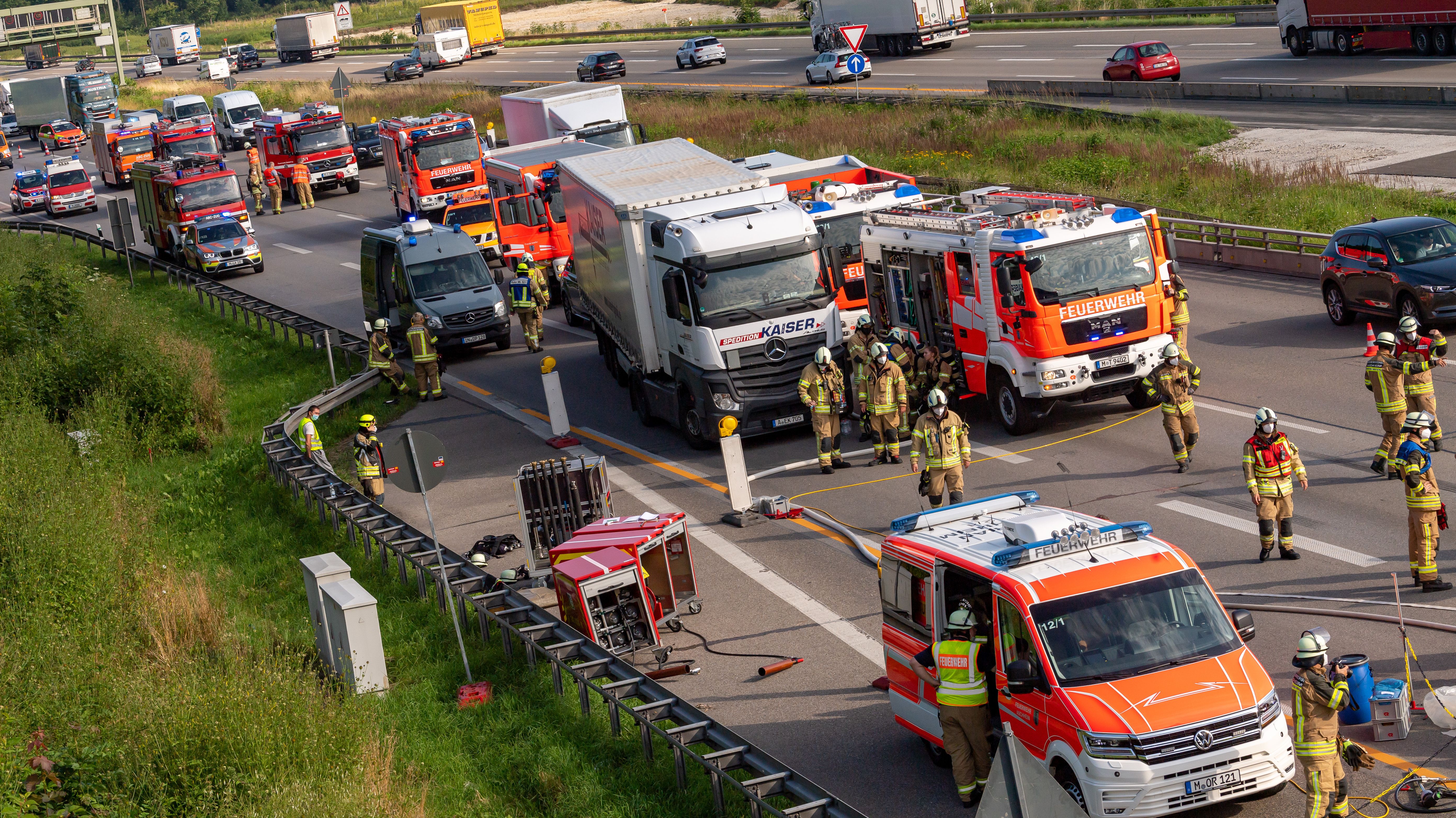 Unfall auf A99: Kilometerlanger Stau Richtung Süden - Vimarsana News
