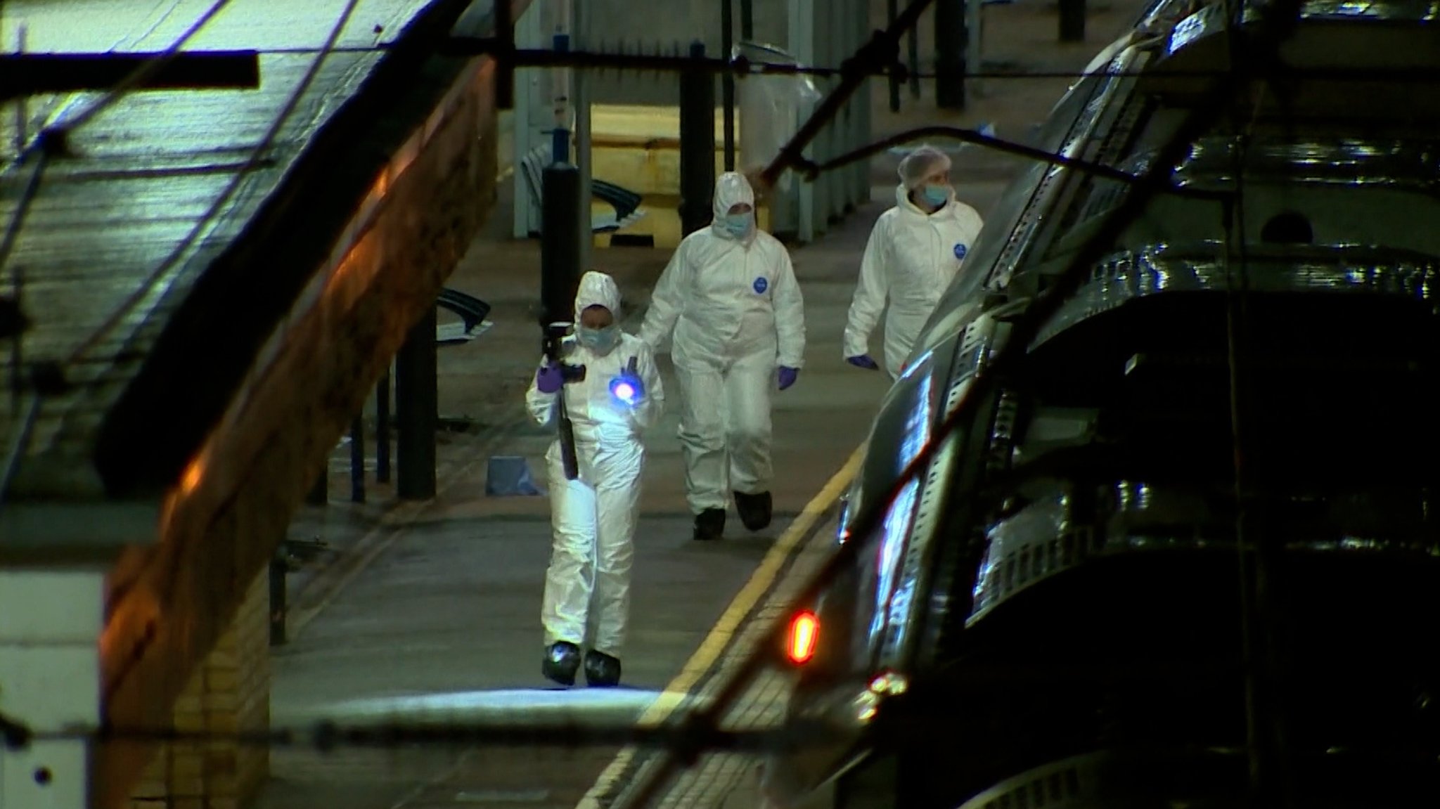 Viele Verletzte nach Angriff in einem Zug in England | Bild: BR Viele Verletzte nach Angriff in einem Zug in England