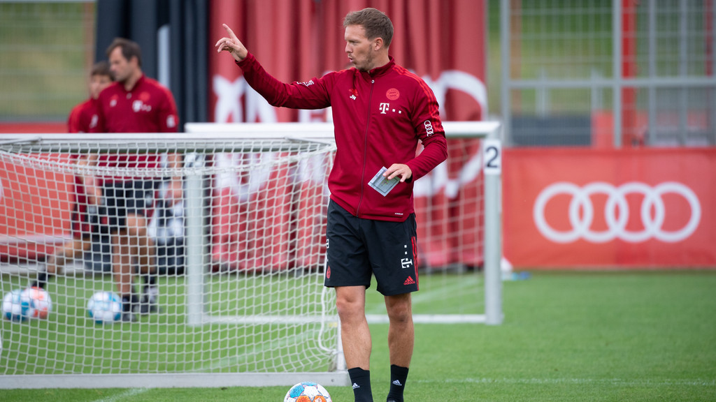 Bayern-Trainer Julian Nagelsmann auf dem Trainingsplatz