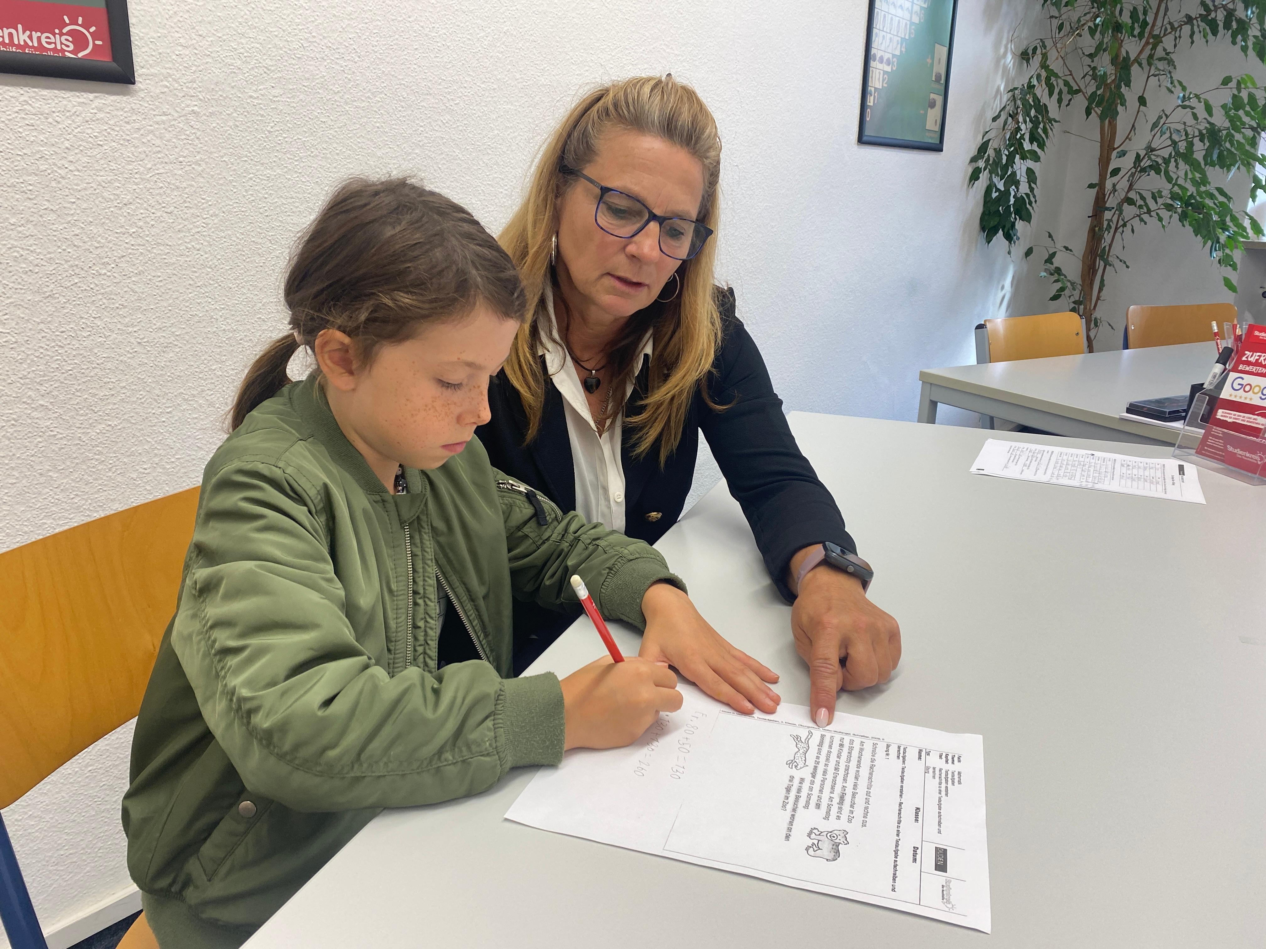 Elisabeth hat mit Mathe-Nachhilfe Erfolg 