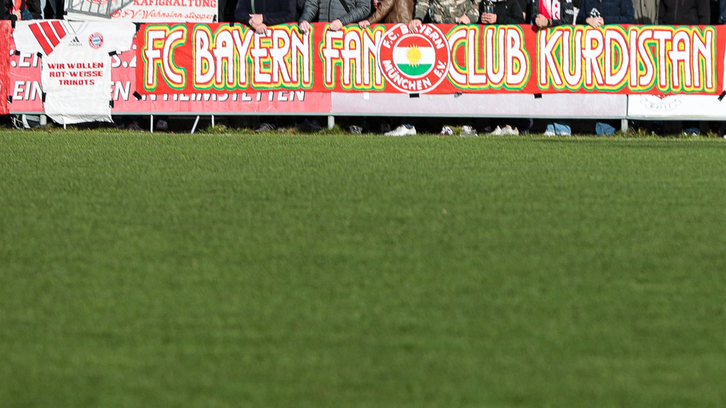 Banner des FCB-Fanclubs Kurdistan