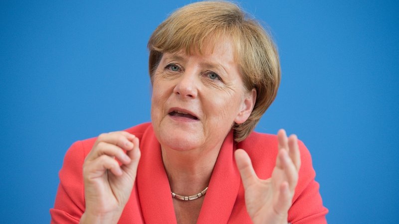 Angela Merkel spricht auf einer Pressekonferenz