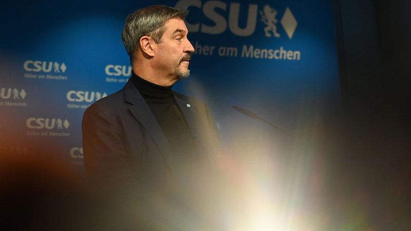 CSU-Chef Söder nach der Präsidiumsschalte | Bild: picture alliance / SvenSimon | Frank Hoermann/SVEN SIMON CSU-Chef Söder nach der Präsidiumsschalte