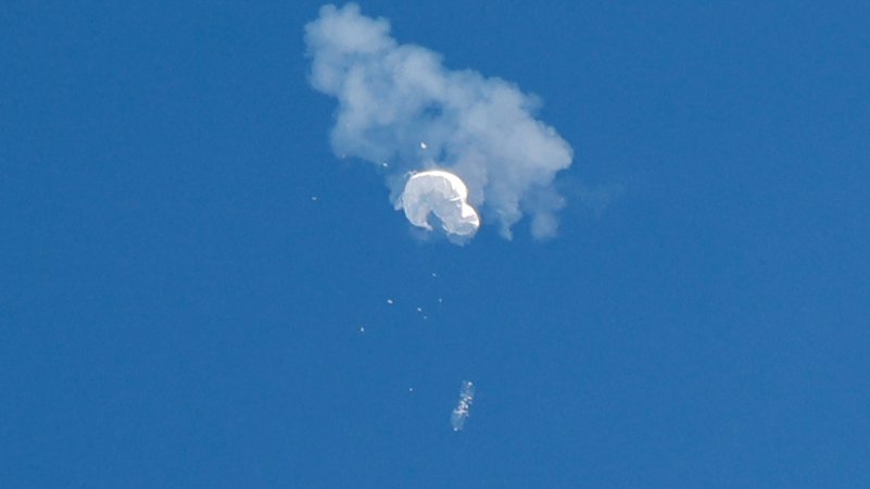 04.02.23: Der chinesische Ballon über der US-Ostküste nach dem erfolgreichen Abschuss durch die US-Luftwaffe.