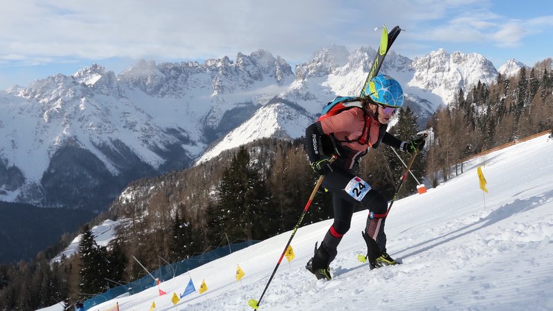 Skibergsteigerin Helena Euringer vom DAV Berchtesgaden im Aufstieg. | Bild: Borascja Skibergsteigerin Helena Euringer vom DAV Berchtesgaden im Aufstieg.