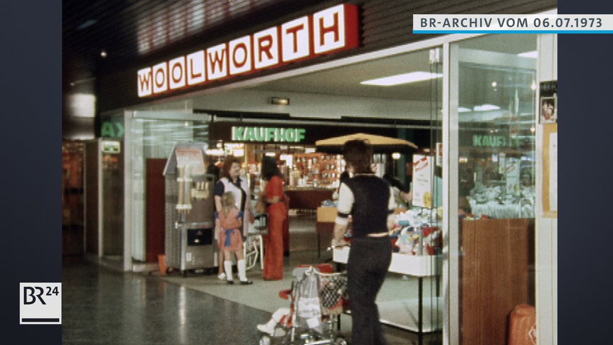 Geschäft Woolworth im Olympia-Einkaufszentrum.