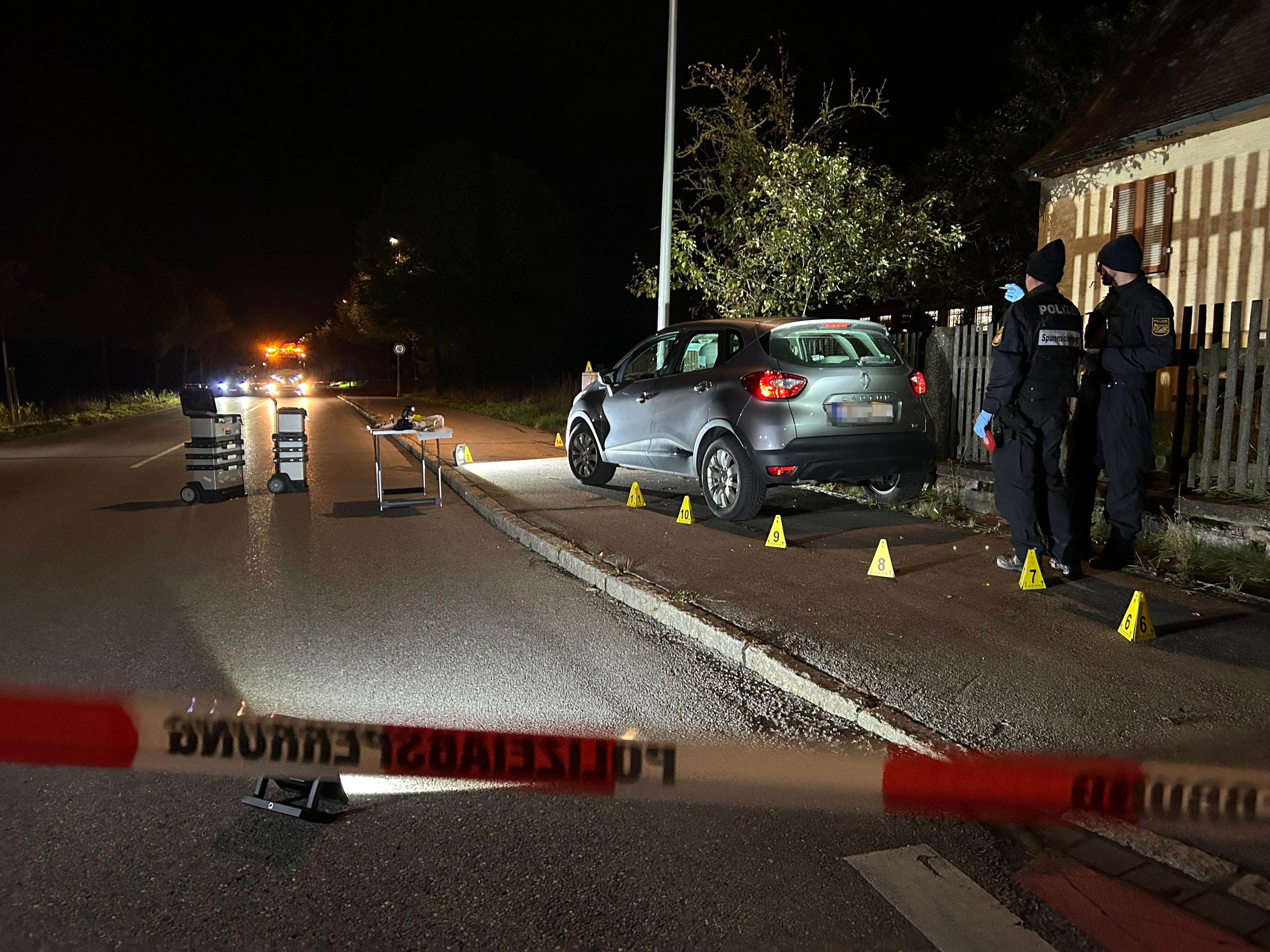 Die Ermittler haben den Tatort in Ansbach abgesperrt. 