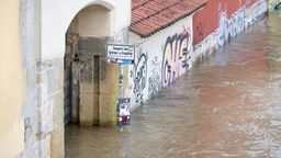Die Altstadt von Regensburg seht noch immer unter Wasser (05.06.2024)   | Bild:picture alliance/dpa | Sven Hoppe