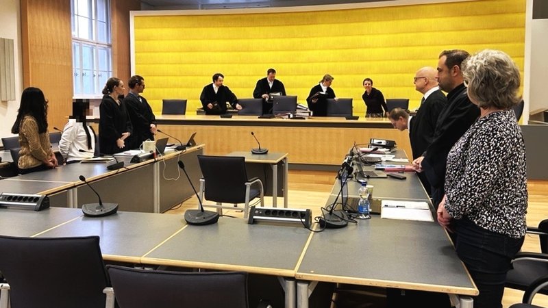 Im Prozess gegen eine Krankenpflegerin, die Patienten betäubt, beraubt und in einem Fall getötet haben soll, sind die Plädoyers gehalten worden. | Bild: BR/Andreas Wenleder Im Prozess gegen eine Krankenpflegerin, die Patienten betäubt, beraubt und in einem Fall getötet haben soll, sind die Plädoyers gehalten worden.