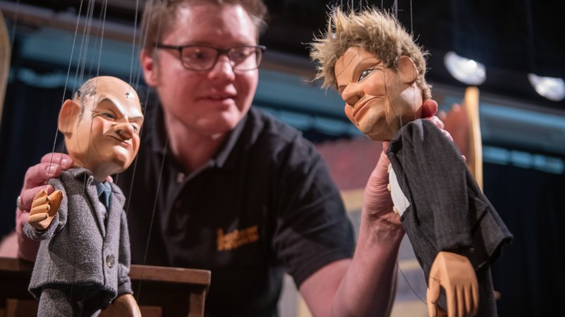 Die Ampel-Koalition ist auch Thema des politischen Kabaretts der Augsburger Puppenkiste. | Bild: picture alliance/dpa | Stefan Puchner Die Ampel-Koalition ist auch Thema des politischen Kabaretts der Augsburger Puppenkiste.