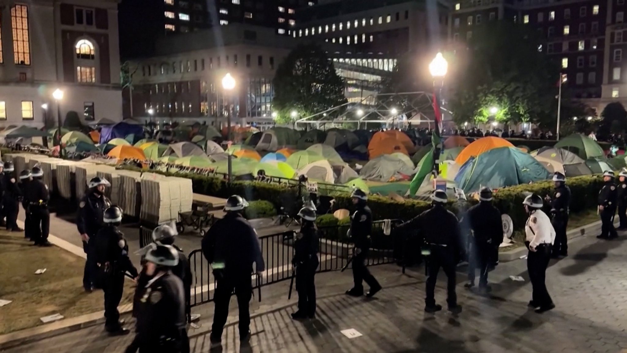 Polizisten stürmen Campus der Columbia University New York