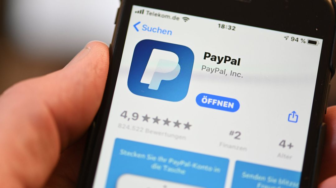 Die Applikation von PayPal ist auf einem Mobilfunkgerät zu sehen
