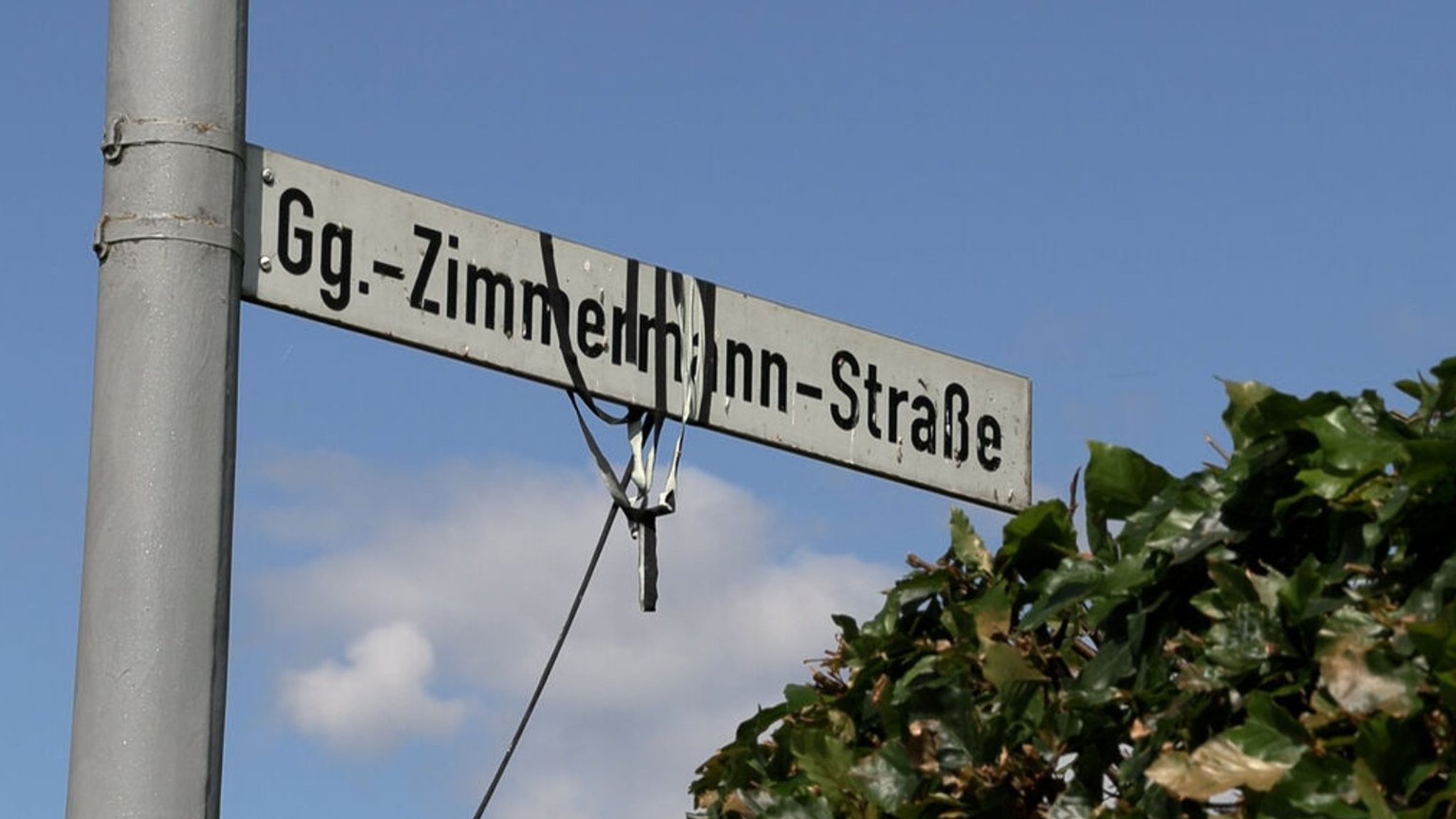 Straßenschild der umstrittenen Georg- Zimmermann-Straße