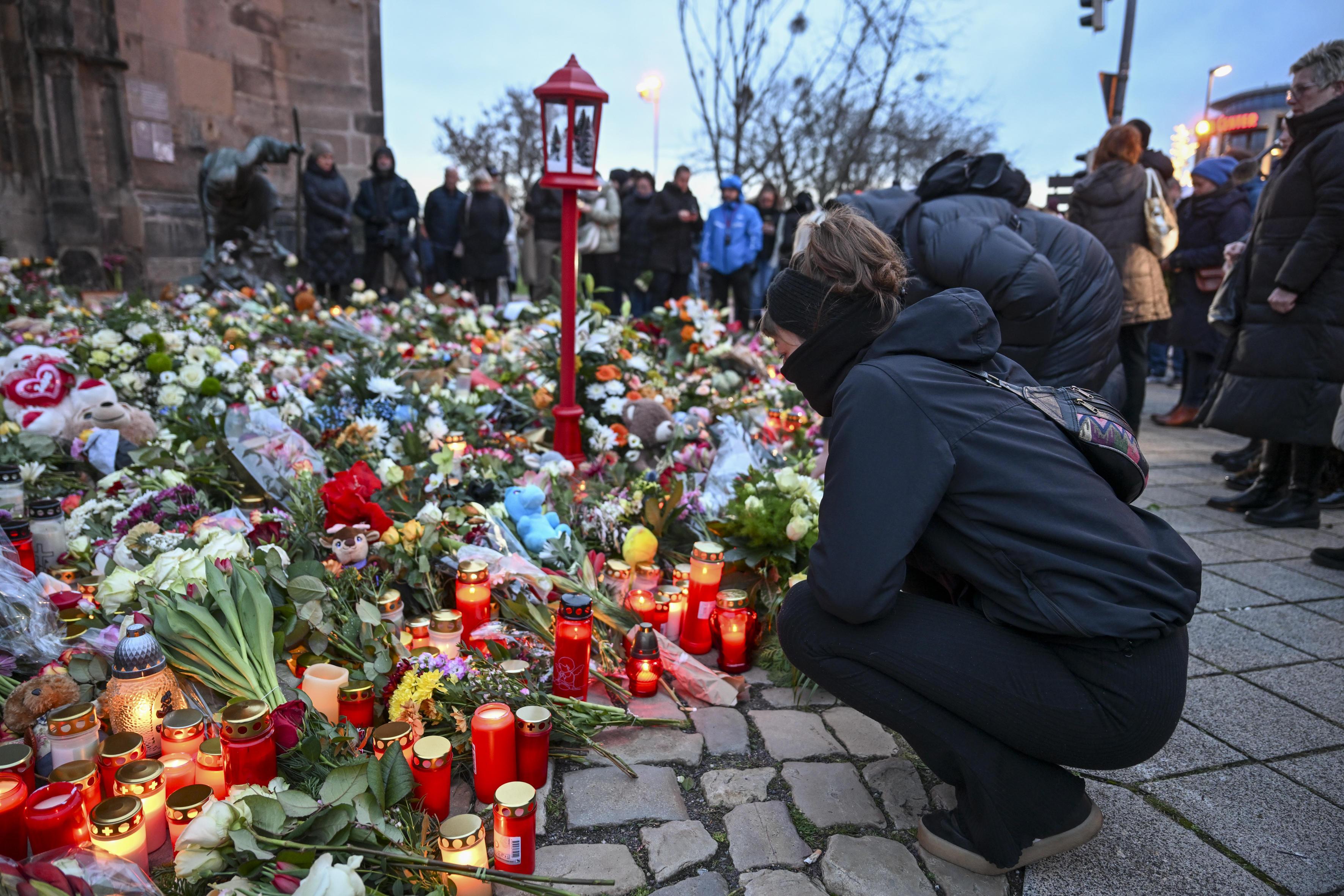 Blumenmeer vor Kirche in Magdeburg