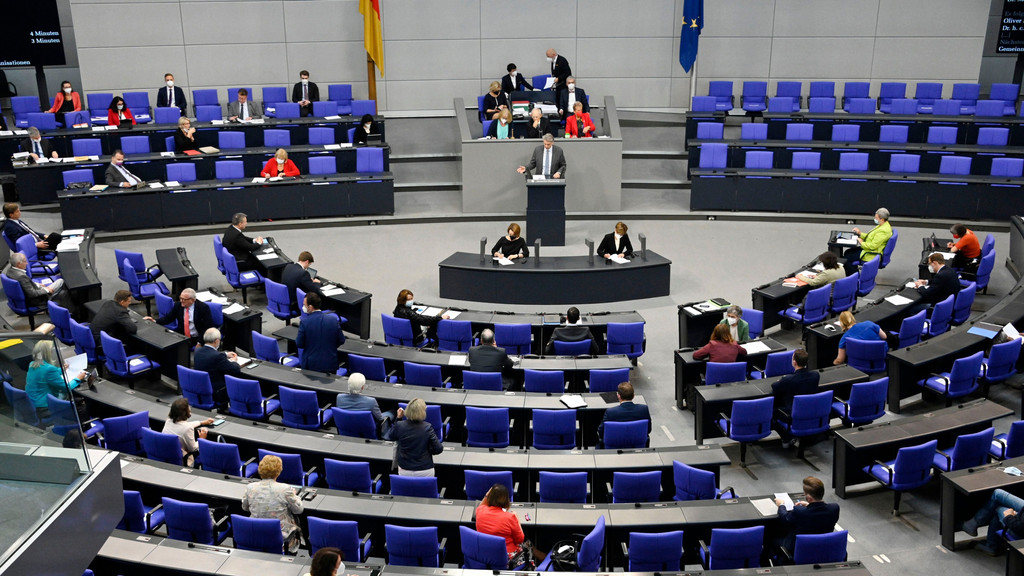 Plenarsitzung im Bundestag am 25.06.21