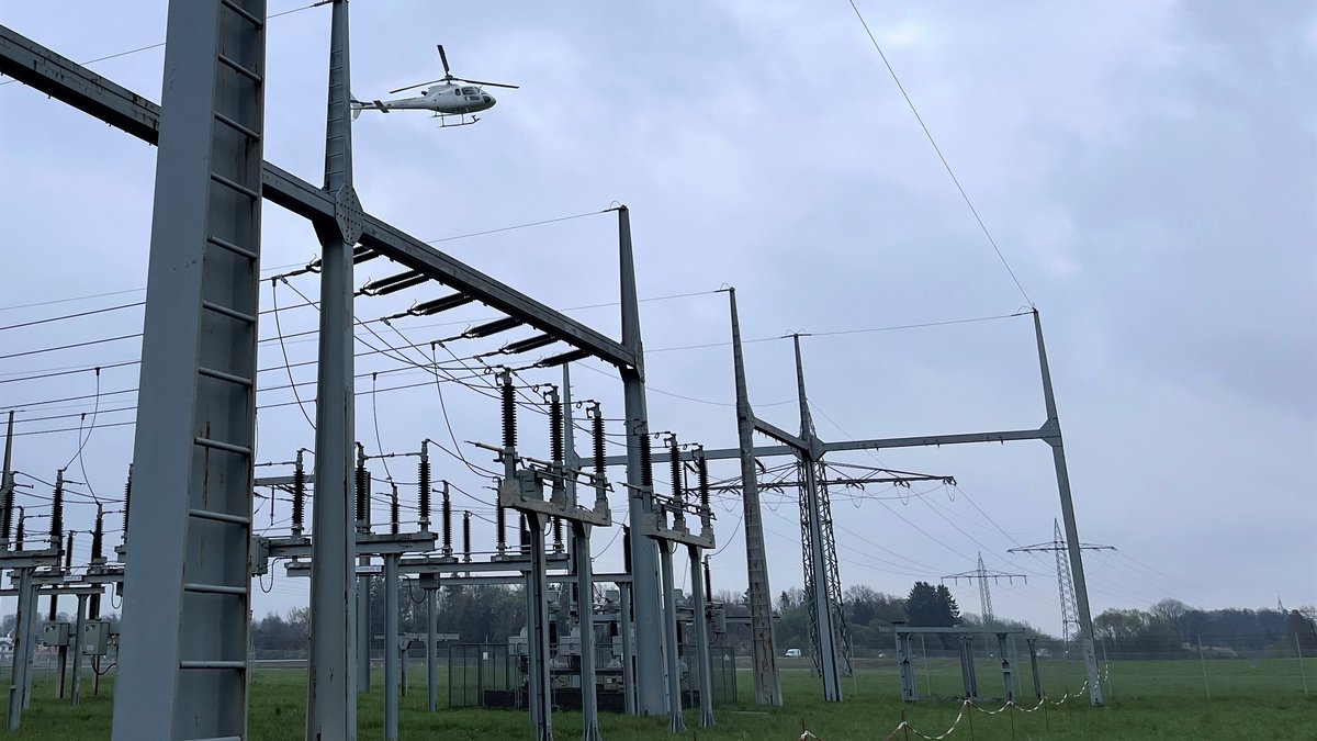Die Kontrollflüge im Süden Oberbayerns entlang der Stromnetze finden alle vier Jahre statt. 