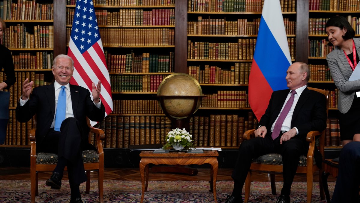Putin und Biden im Sommer (Archivbild) 