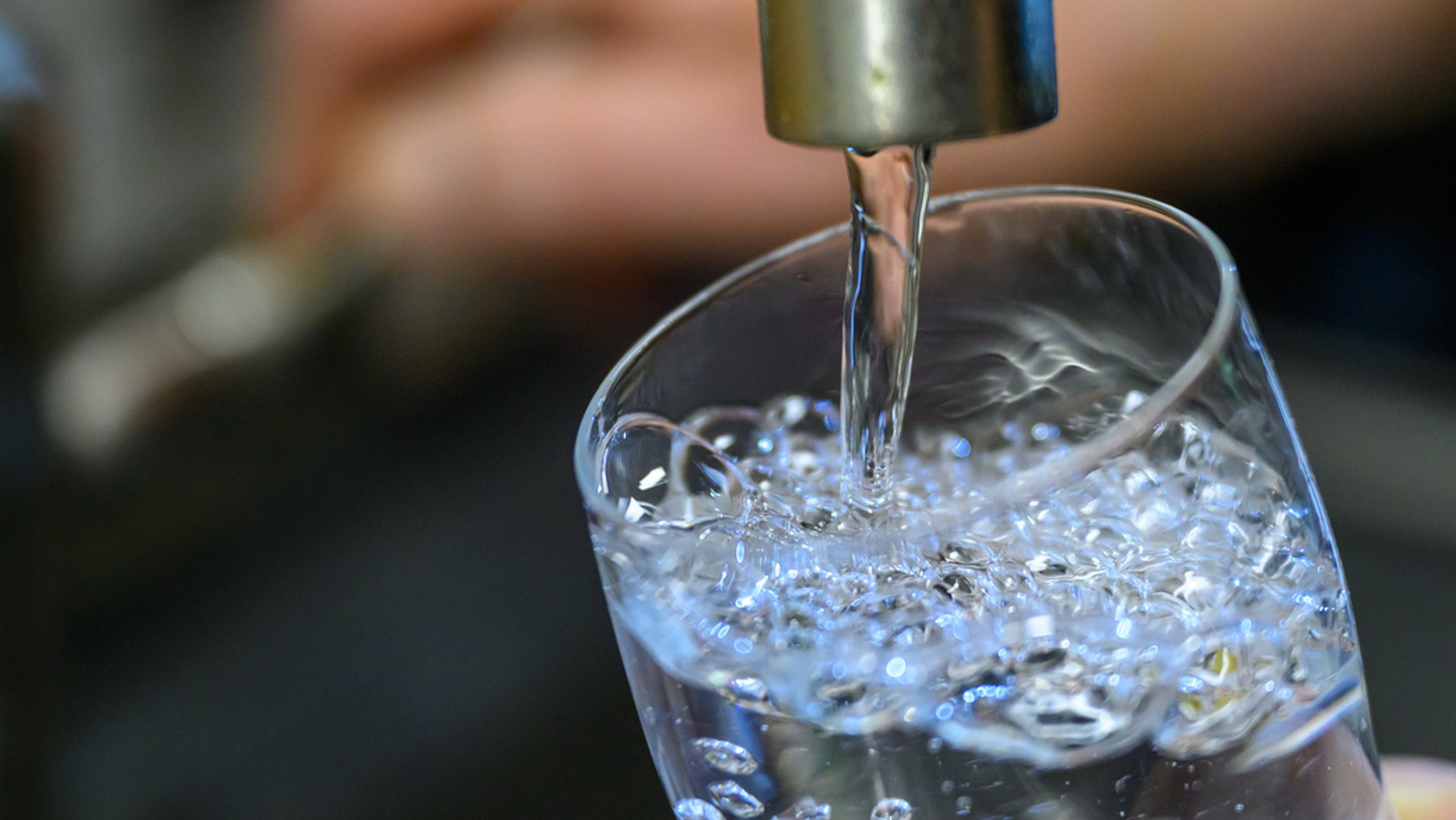 BUND findet PFAS in Trinkwasserproben – auch in Bayern  