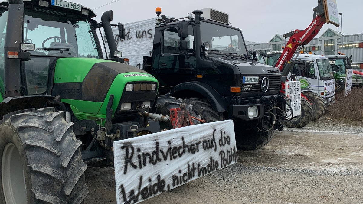 Traktoren in Lindau (12.01.24) bei den Bauernprotesten gegen die geplanten Kürzungen der Bundesregierung. 