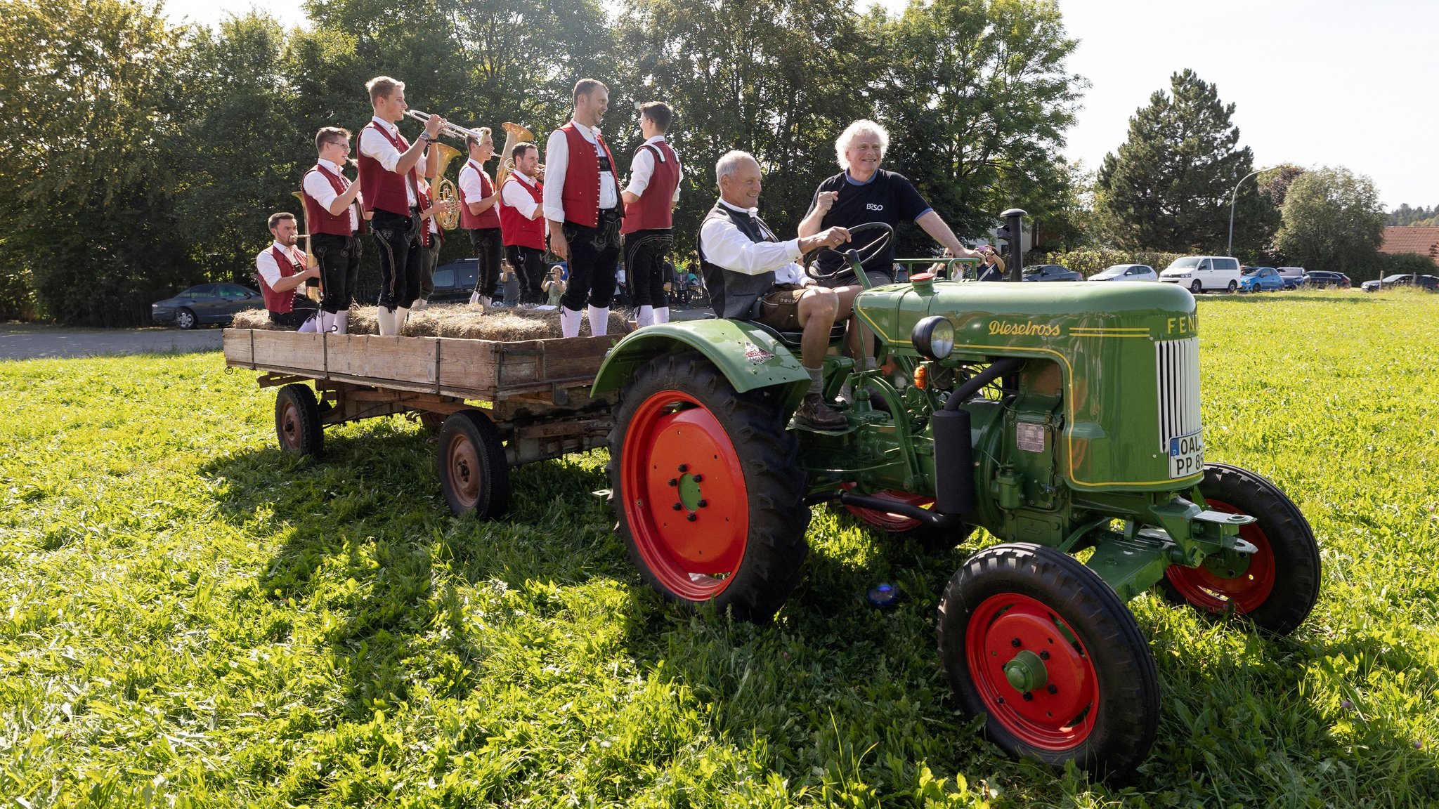 Symphonischer Hoagascht: Simon Rattle unterwegs in Bayern