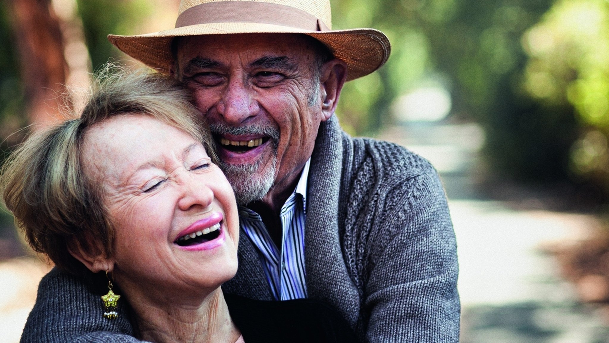 Marilyn und Irvin Yalom haben zusammen ihr Buch "Unzertrennlich. Über den Tod und das Leben" verfasst. Als Marilyn verstarb, stellte ihr Mann, ein berühmter Psychotherapeut, das Buch fertig, erschienen bei btb.