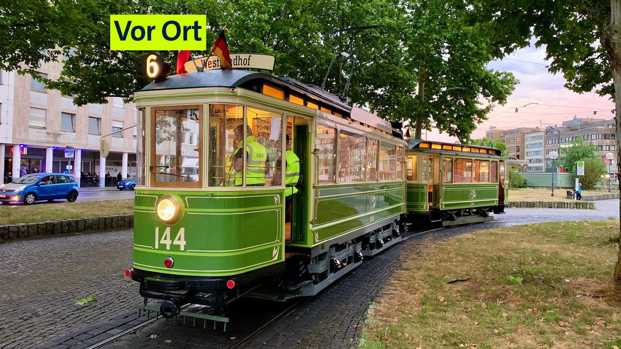 Die historische Straßenbahn unterwegs am Plärrer. | Bild: BR/Ina Schwandner Die historische Straßenbahn unterwegs am Plärrer.