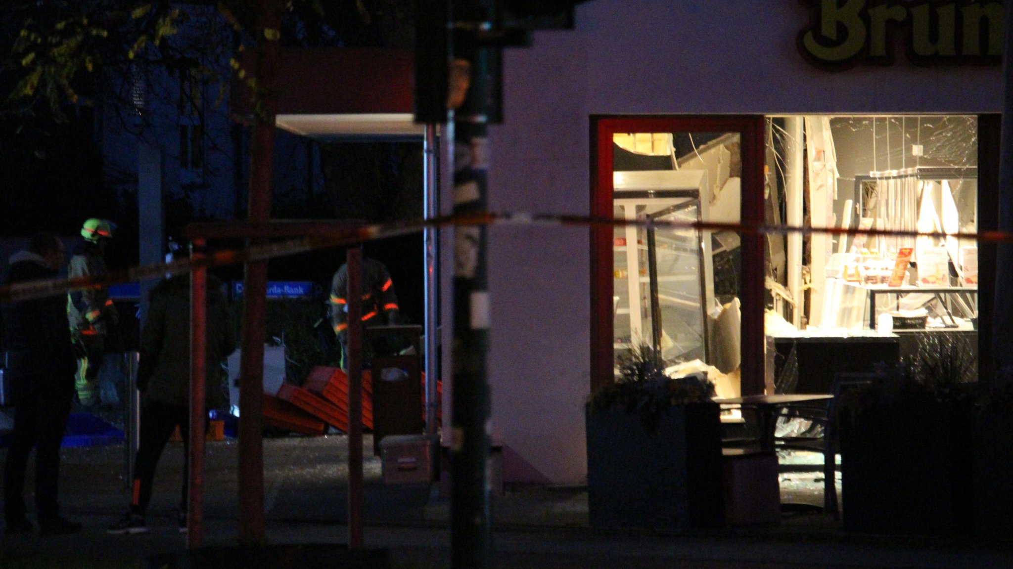 Schäden in der benachbarten Bäckerei-Filiale