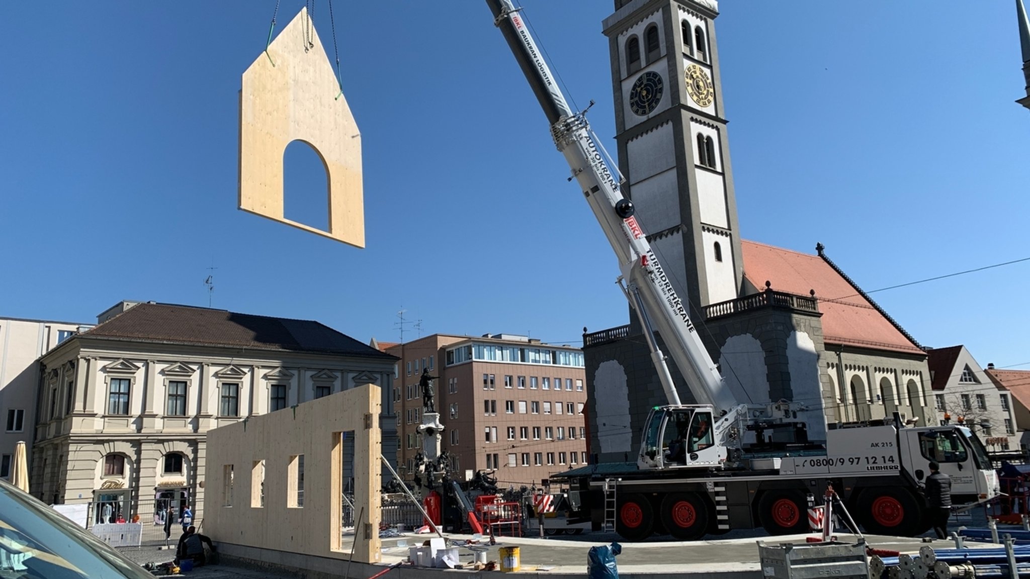 500 Jahre Fuggerei: Aufbau des Jubiläums-Pavillons hat begonnen