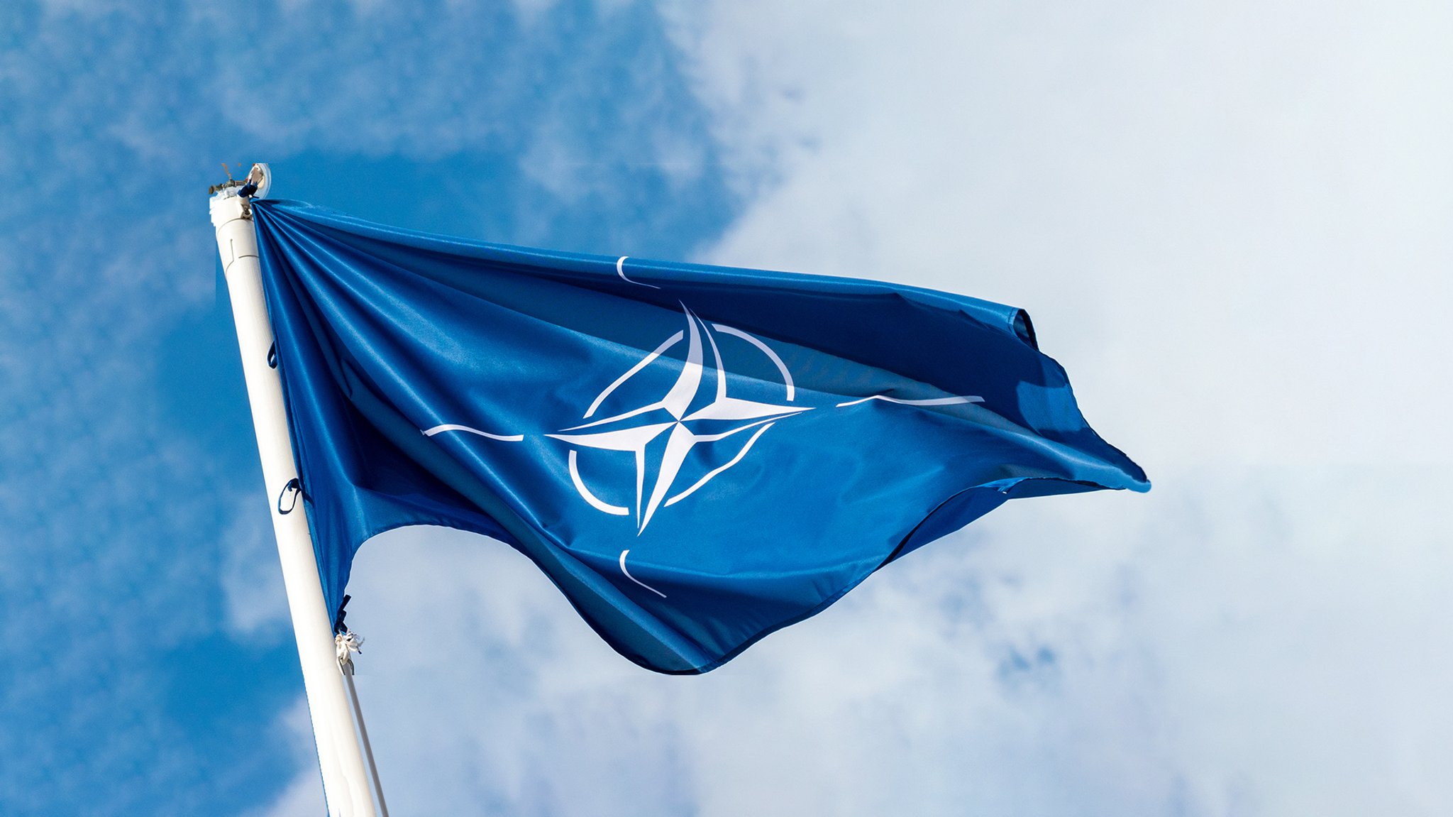 Flagge der Nato | Bild: Bayerischer Rundfunk 2026 Flagge der Nato
