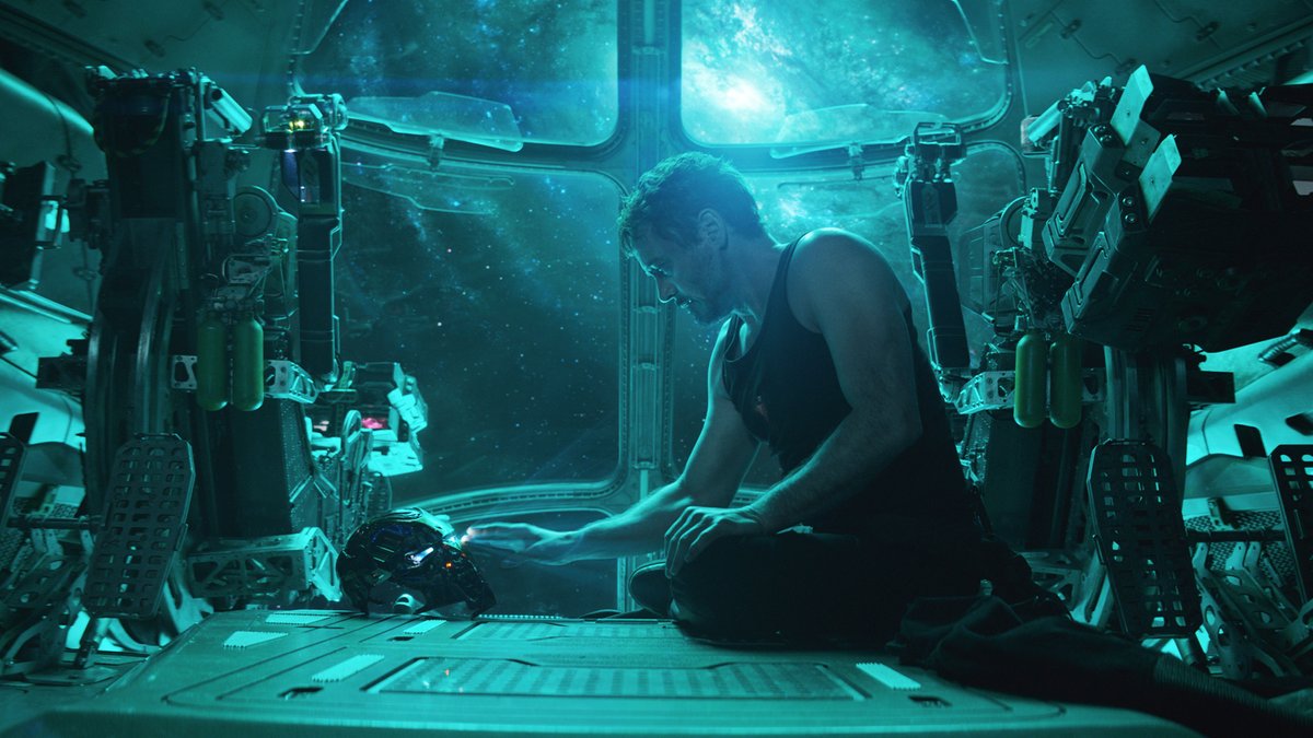 Langsam geht ihm die Luft aus: Tony Stark versucht, auf die Erde zurückzukommen. Filmszene aus "Avengers 4: Endgame"