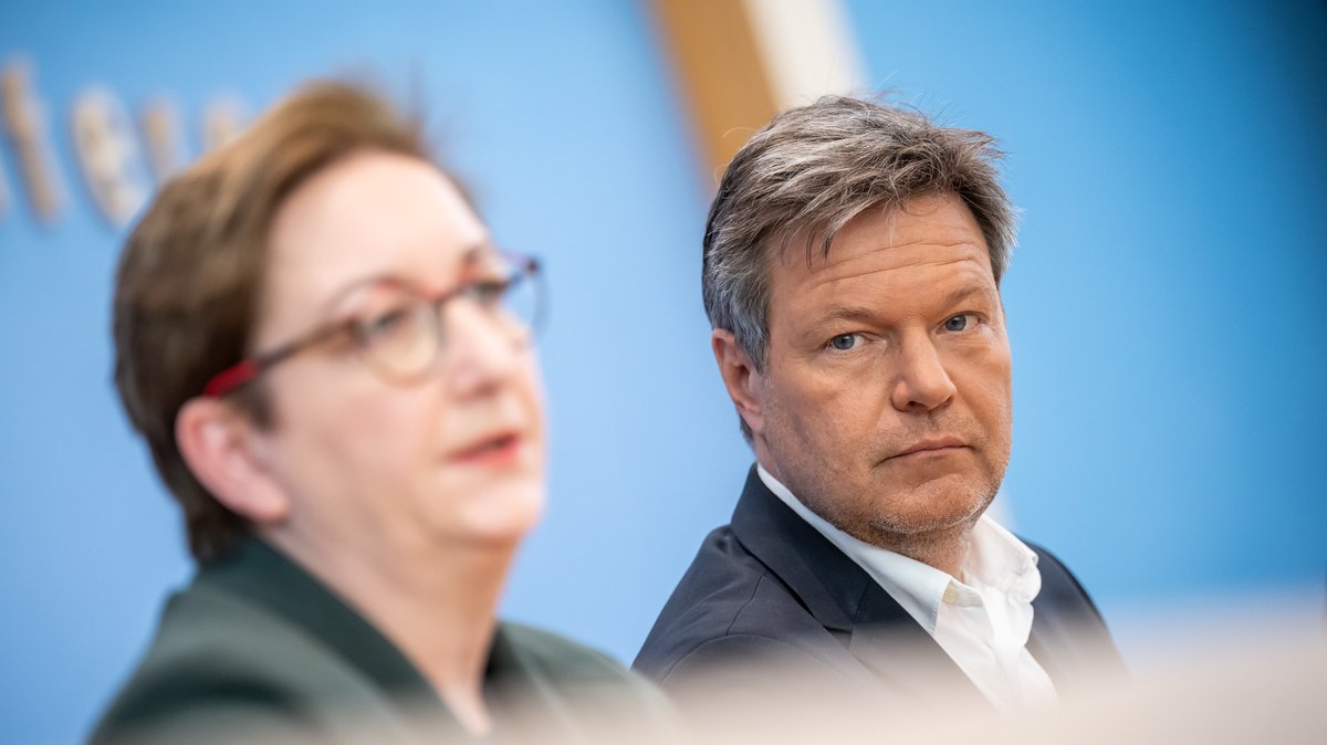 Wirtschaftsminister Habeck und Bauministerin Geywitz bei der Vorstellung des neuen Gebäudeenergiegesetzes.