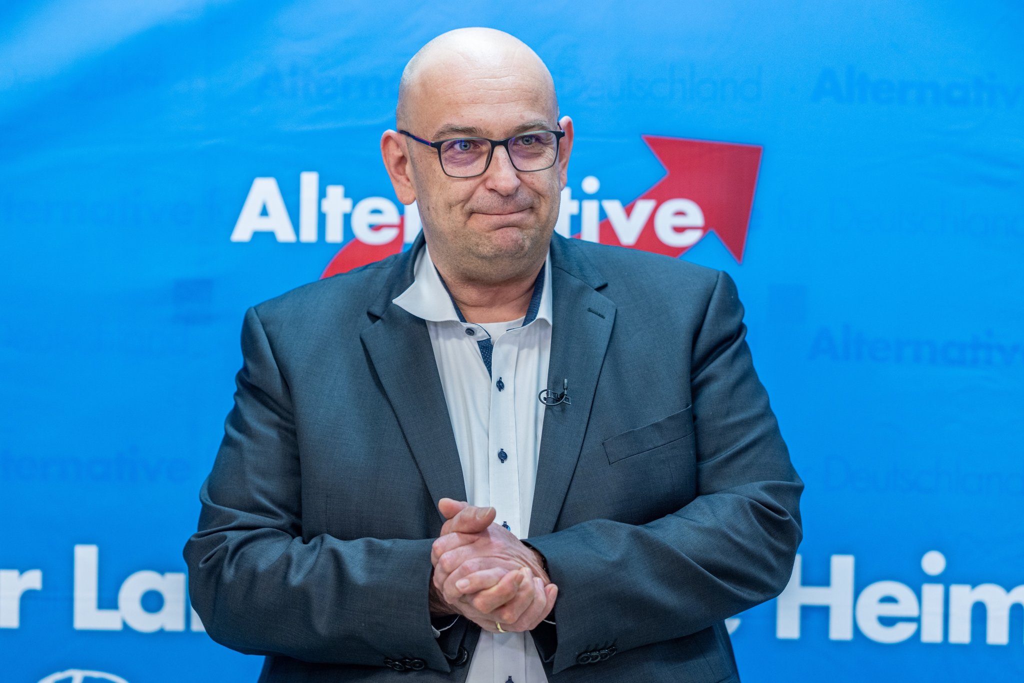 Stephan Protschka, Landesvorsitzender der AfD Bayern, spricht bei einem Pressestatement | Bild: picture alliance/dpa | Armin Weigel Stephan Protschka, Landesvorsitzender der AfD Bayern, spricht bei einem Pressestatement