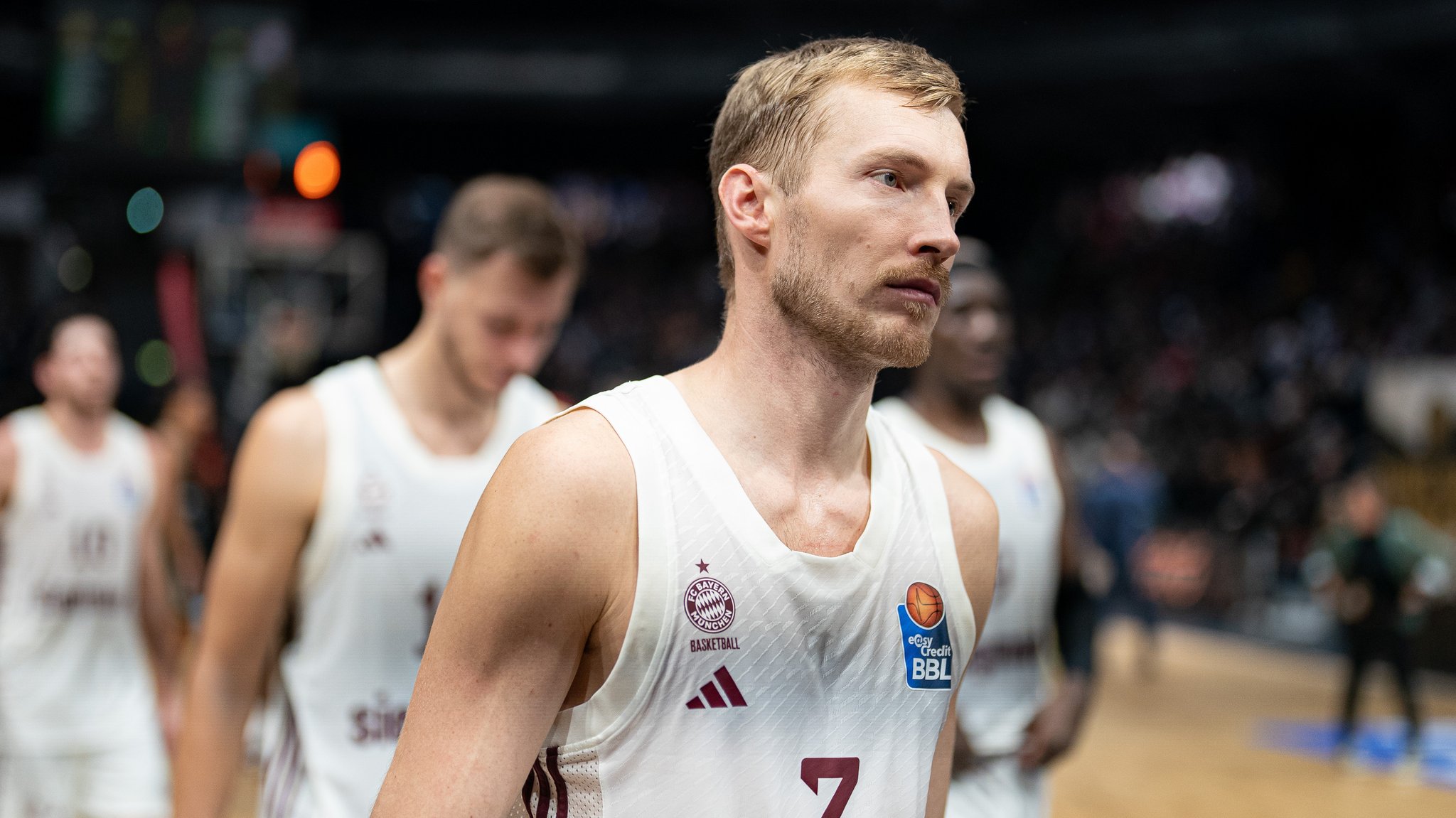 Münchens nationalspieler Niels Giffey nach der Niederlage in Bonn