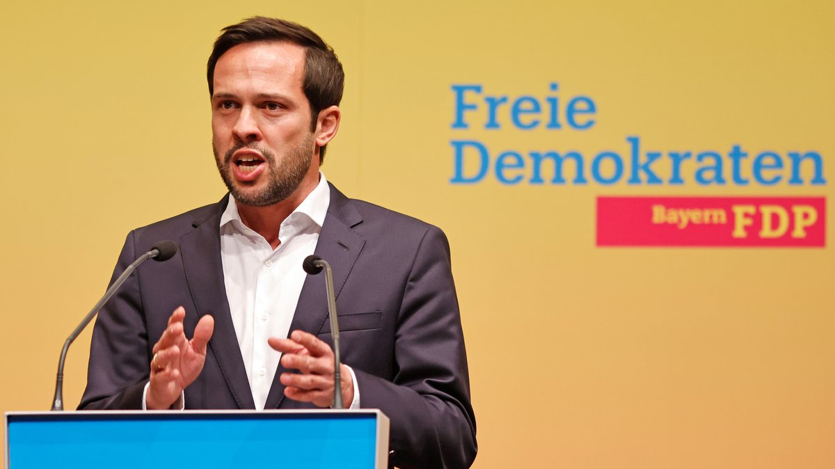 Martin Hagen, bayerischer FDP-Spitzenkandidat für die Landtagswahl 2023, beim Landesparteitag am 18.03.23.